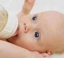 Kada beba može dati vode, na dojke i bocu hranili