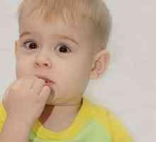 Zašto dijete grize nokte i kako se odviknuti od toga?