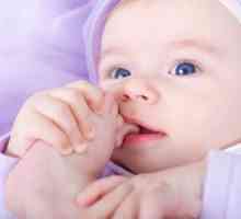 Zašto dijete grize nokte?