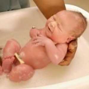Koliko često kupati novorođenče?