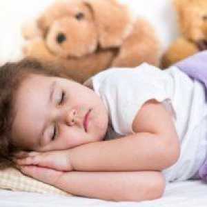 Kako naučiti bebu da spava odvojeno?