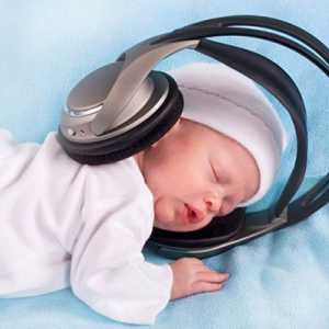 Glazba za bebe: kako naučiti umjetnost novorođenčeta