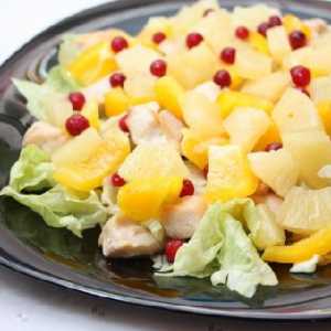 Salata sa piletinom i ananasom