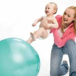 Vježba na lopti za bebe